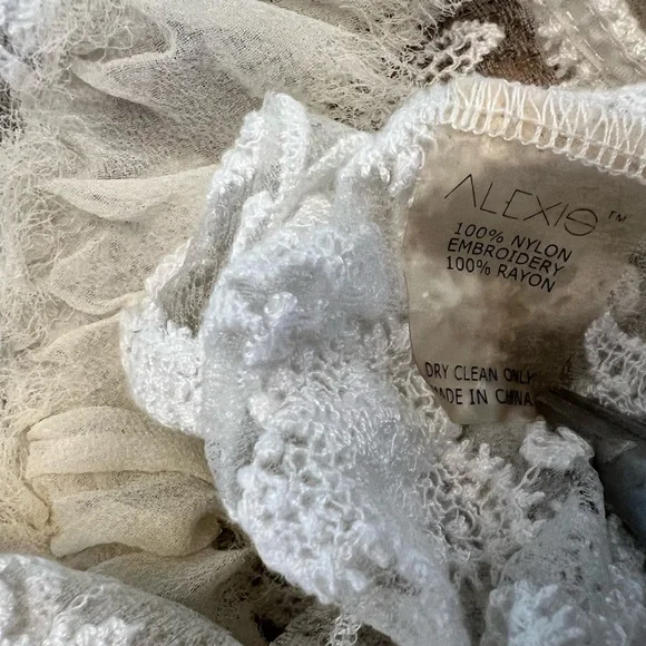 Alexis Keyhole Floral Lace Blouse - Large